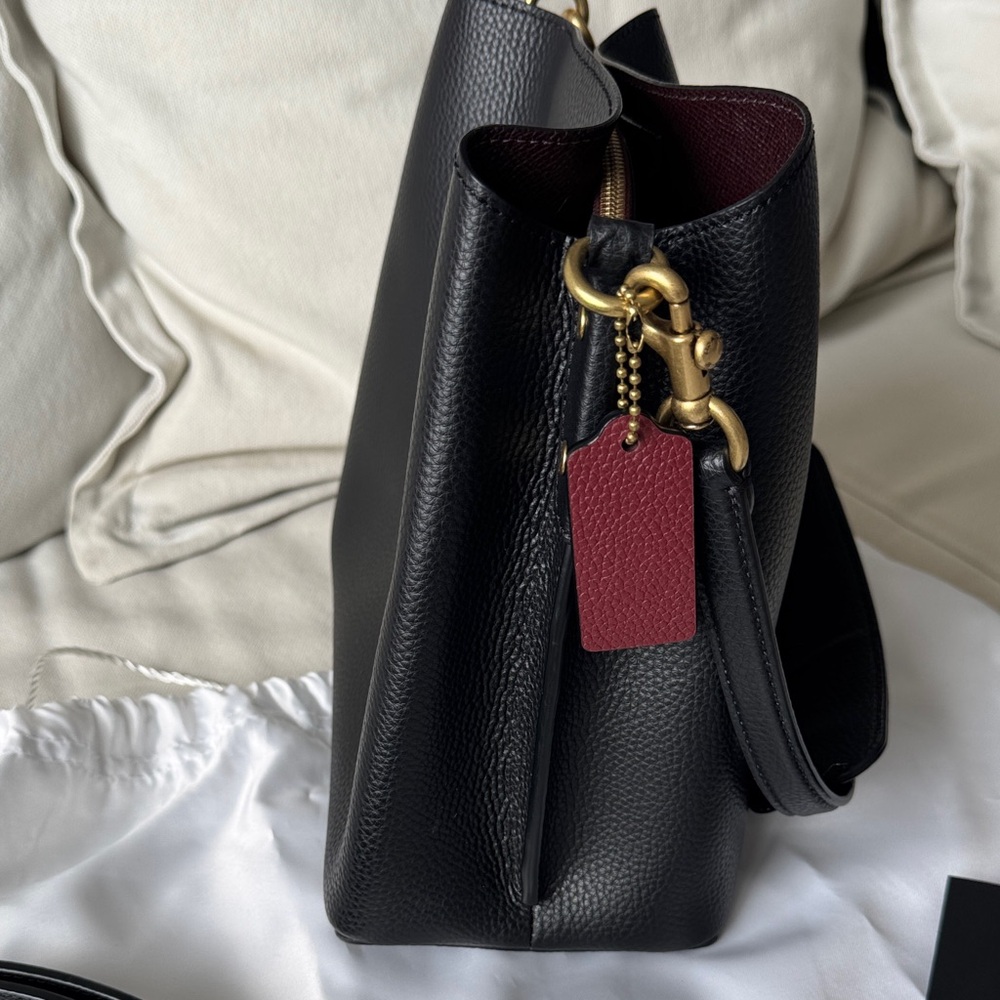 Coach Black Pebbled Leather Shoulder Bag - Picture 2 of 9